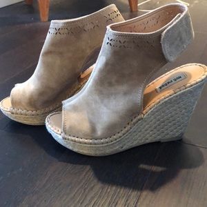 Woman’s Wedges